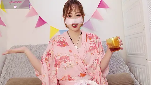 Snapshot of A33-asami chatting on August 8, 2026, 1:30 am A33-asami online show from August 8, 2026, 1:30 am