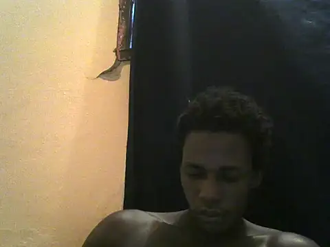 Snapshot of Bigras0011 chatting on June 1, 2026, 1:13 pm Bigras0011 online show from June 1, 2026, 1:13 pm