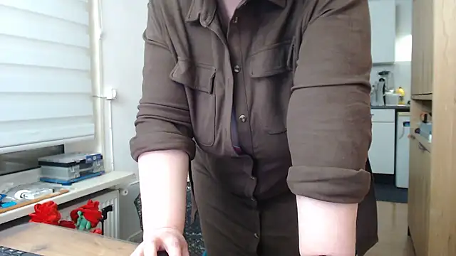 MilfGina online show from January 13, 2026, 9:09 pm