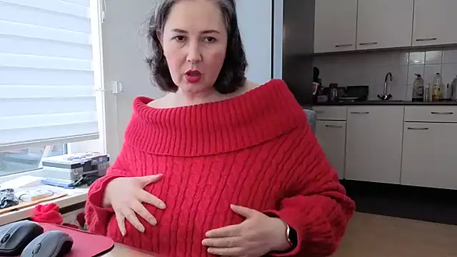 Snapshot of MilfGina chatting on February 16, 2026, 12:23 pm MilfGina online show from February 16, 2026, 12:23 pm