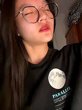 Krixxi22 online show from September 24, 2025, 3:59 pm