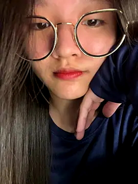 Krixxi22 online show from November 27, 2025, 3:03 pm