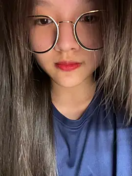 Krixxi22 online show from December 19, 2025, 6:04 pm