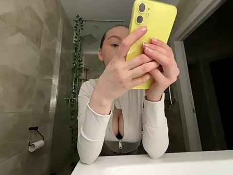 Snapshot of winter__sun chatting on March 7, 2026, 3:09 pm winter sun online show from March 7, 2026, 3:09 pm