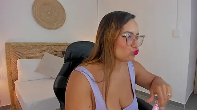Snapshot of zoe_danae_ chatting on July 15, 2026, 12:21 pm zoe danae online show from July 15, 2026, 12:21 pm