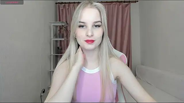 Snapshot of MiraSpaceGirl chatting on February 14, 2025, 7:33 pm MiraSpaceGirl online show from February 14, 2025, 7:33 pm