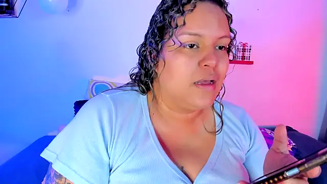 Snapshot of monicabbw_ chatting on January 5, 2025, 2:08 pm monicabbw online show from January 5, 2025, 2:08 pm