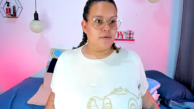 Snapshot of monicabbw_ chatting on February 13, 2025, 9:17 pm monicabbw online show from February 13, 2025, 9:17 pm