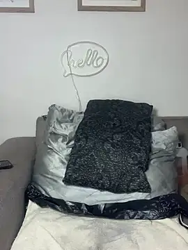 MimiCurves online show from March 13, 2025, 2:38 am