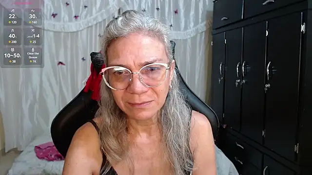 Snapshot of Giorgia_xue53 chatting on March 1, 2025, 3:32 am Giorgia xue53 online show from March 1, 2025, 3:32 am