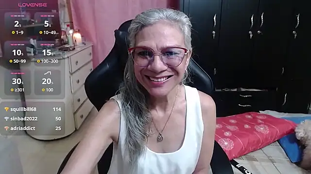 Snapshot of Giorgia_xue53 chatting on October 26, 2025, 11:31 pm Giorgia xue53 online show from October 26, 2025, 11:31 pm