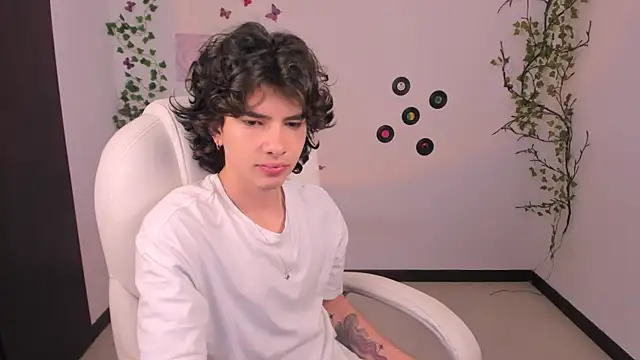 Angelo duarte online show from September 26, 2025, 6:01 pm