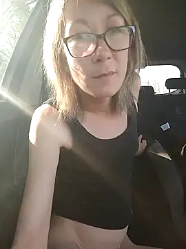 Snapshot of Timide_girl2 chatting on February 4, 2025, 1:38 pm Timide girl2 online show from February 4, 2025, 1:38 pm