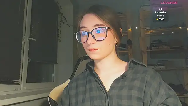 monlight  dana online show from November 8, 2025, 4:07 pm