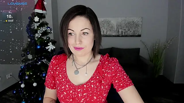 Snapshot of Emily_Midlton chatting on December 30, 2024, 12:54 am Emily Midlton online show from December 30, 2024, 12:54 am