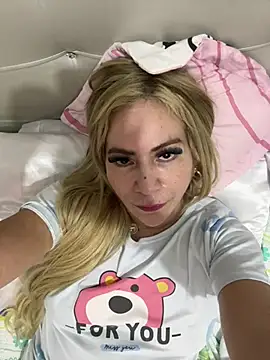 LARIANA RIVERA23 online show from February 10, 2026, 8:35 pm