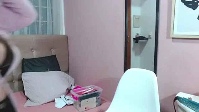 Snapshot of Alex_flair chatting on December 2, 2024, 4:31 am Alex flair online show from December 2, 2024, 4:31 am