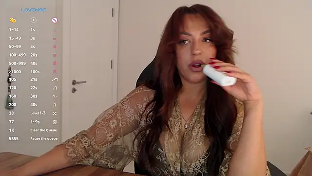 Snapshot of _Just_a_queen_3 chatting on May 11, 2026, 5:10 pm Just a queen 3 online show from May 11, 2026, 5:10 pm
