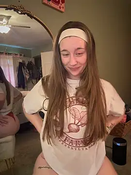 Snapshot of sage__marie chatting on April 22, 2026, 2:40 pm sage marie online show from April 22, 2026, 2:40 pm