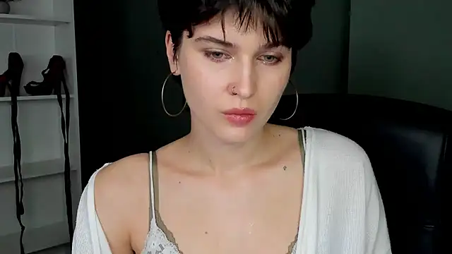 Snapshot of sarah_perfect chatting on April 16, 2026, 6:47 am sarah perfect online show from April 16, 2026, 6:47 am