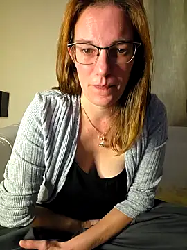 SpiceLea online show from October 13, 2025, 7:36 pm