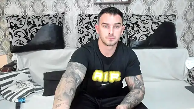 Jonmusclemaster online show from November 13, 2025, 8:19 pm