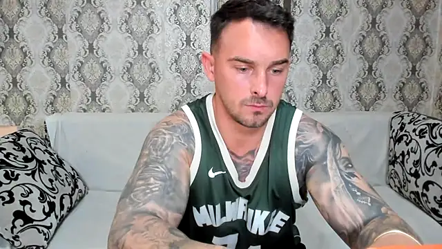 Snapshot of Jonmusclemaster chatting on June 22, 2026, 7:44 pm Jonmusclemaster online show from June 22, 2026, 7:44 pm