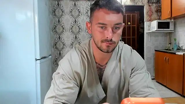 Snapshot of Jonmusclemaster chatting on July 10, 2026, 8:11 pm Jonmusclemaster online show from July 10, 2026, 8:11 pm