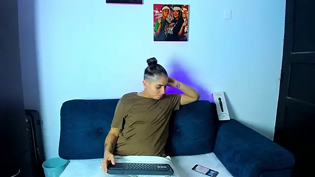 AndreaAndKarina online show from September 29, 2025, 8:57 pm