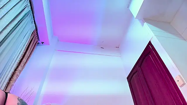 AlissaNix online show from April 29, 2026, 12:59 am