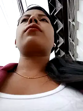  andrea30 online show from January 9, 2025, 6:57 pm