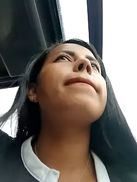  andrea30 online show from February 4, 2025, 7:22 pm