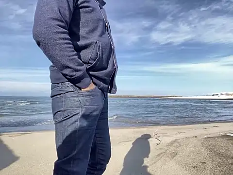 Snapshot of ge3noxxx chatting on February 25, 2025, 5:52 am ge3noxxx online show from February 25, 2025, 5:52 am