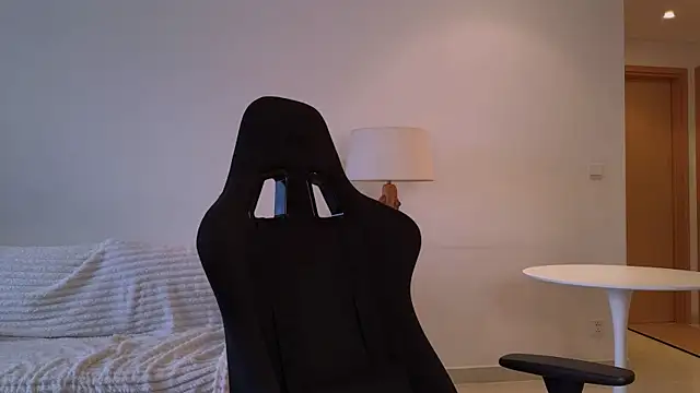 VanessaBayer2 online show from December 20, 2024, 9:21 am