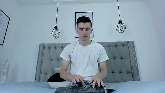 MikaelSlow online show from January 26, 2025, 5:34 am