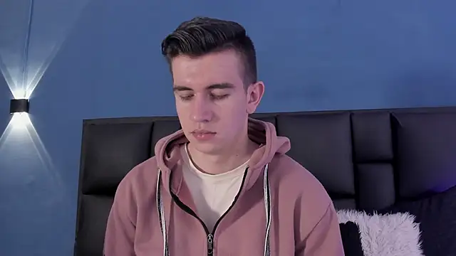 Snapshot of MikaelSlow chatting on September 26, 2025, 3:54 am MikaelSlow online show from September 26, 2025, 3:54 am