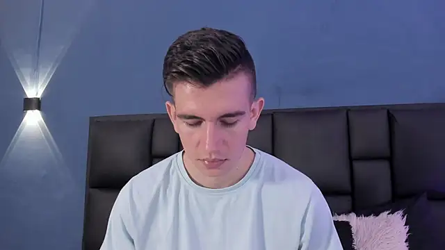 Snapshot of MikaelSlow chatting on October 4, 2025, 4:10 am MikaelSlow online show from October 4, 2025, 4:10 am