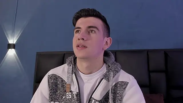 Snapshot of MikaelSlow chatting on October 8, 2025, 3:26 am MikaelSlow online show from October 8, 2025, 3:26 am