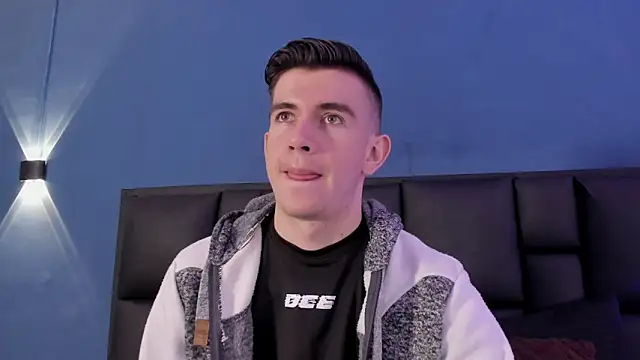 Snapshot of MikaelSlow chatting on October 10, 2025, 3:49 am MikaelSlow online show from October 10, 2025, 3:49 am