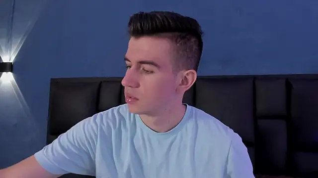 Snapshot of MikaelSlow chatting on October 16, 2025, 3:51 am MikaelSlow online show from October 16, 2025, 3:51 am