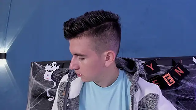 Snapshot of MikaelSlow chatting on October 23, 2025, 4:01 am MikaelSlow online show from October 23, 2025, 4:01 am