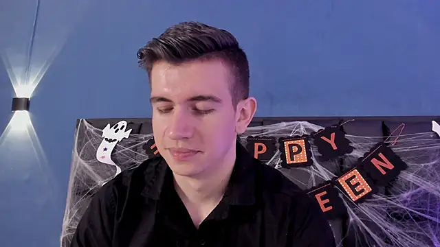 Snapshot of MikaelSlow chatting on November 1, 2025, 4:25 am MikaelSlow online show from November 1, 2025, 4:25 am