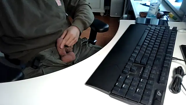 big-pig online show from November 9, 2025, 5:39 am