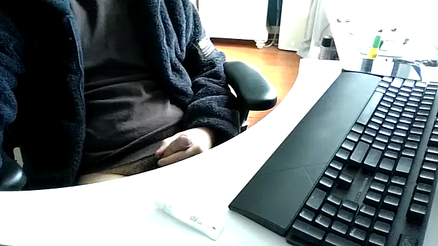 big-pig online show from November 24, 2025, 1:38 am