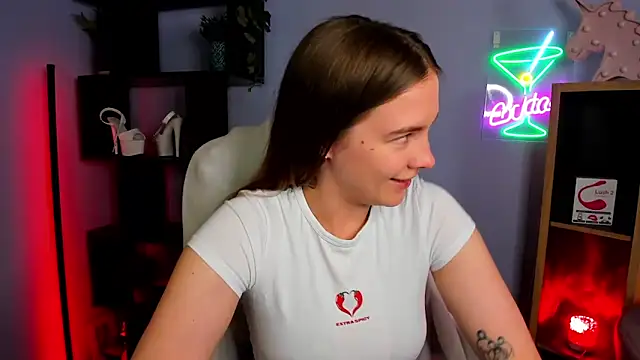 kenzie x online show from November 10, 2025, 7:40 am