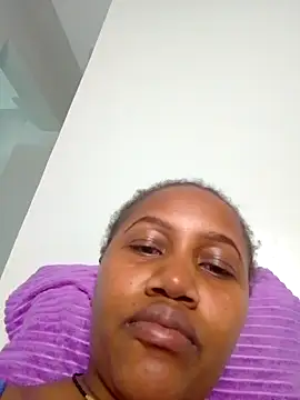 SquirtQueen222 online show from December 9, 2024, 4:45 am