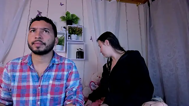 Idara and Edahi01 online show from January 28, 2025, 1:08 am