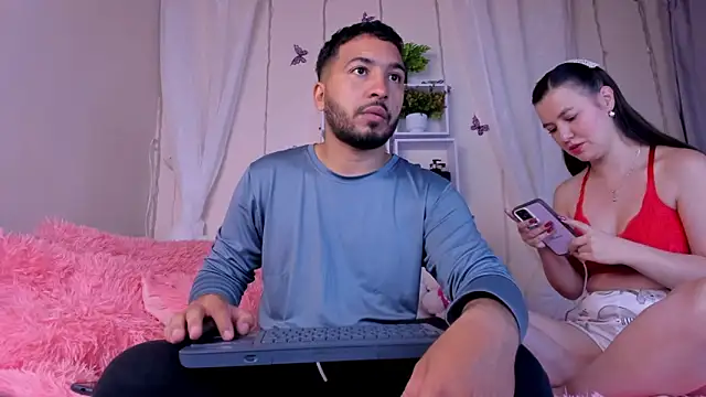 Idara and Edahi01 online show from January 30, 2025, 3:29 pm