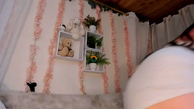 Idara and Edahi01 online show from April 11, 2026, 1:43 am