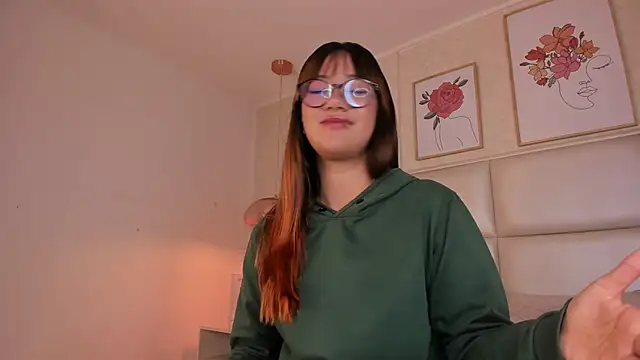 Aily Yozuko online show from October 17, 2025, 2:48 am